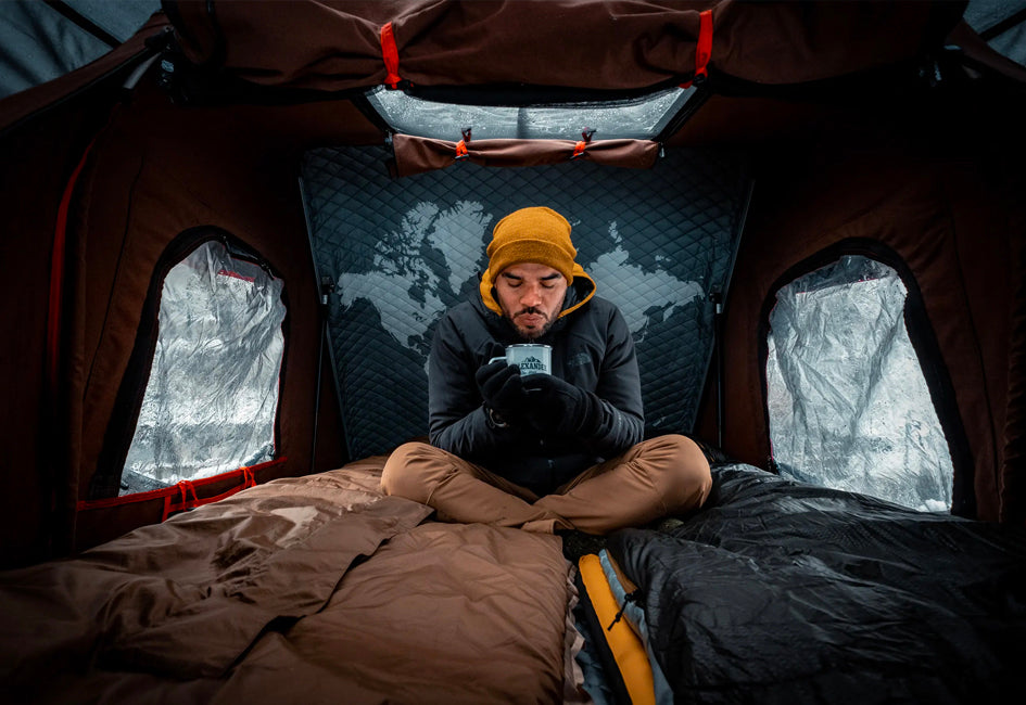 Ne pas avoir froid en tente de toit : Astuces pour camper au chaud